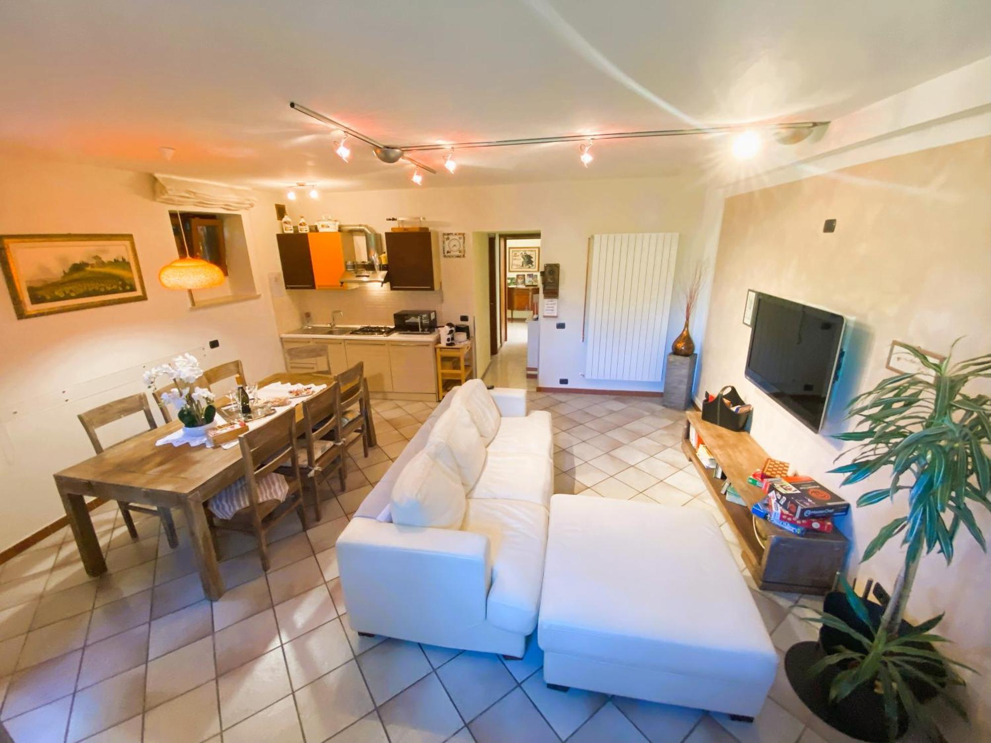 Chiara House Apartment Barga Exterior photo